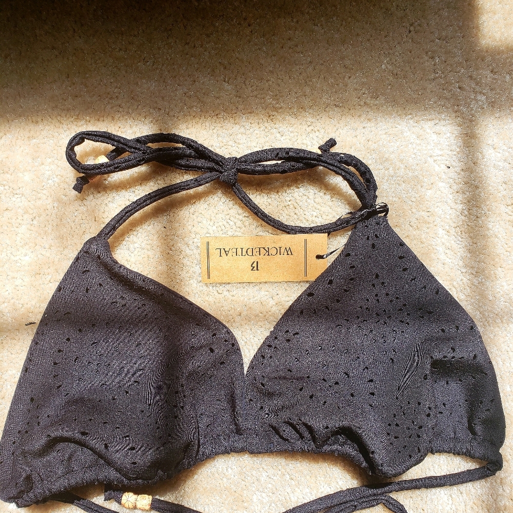 NWT WICKEDTEAL 13 Blackbikini top sz xl